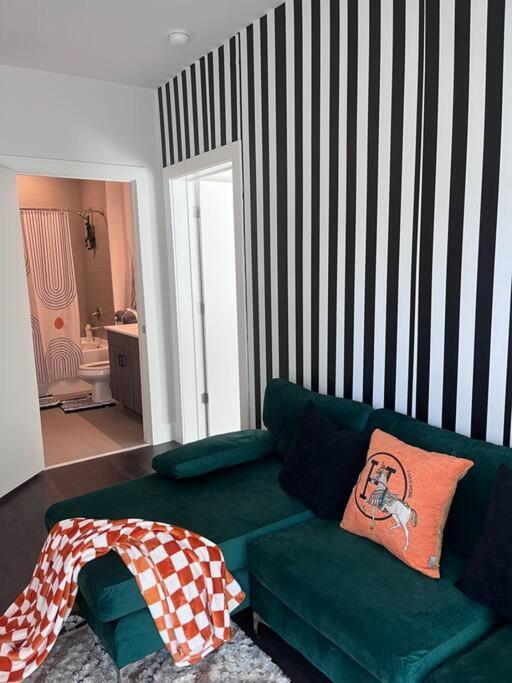 Located Modern West Midtown *