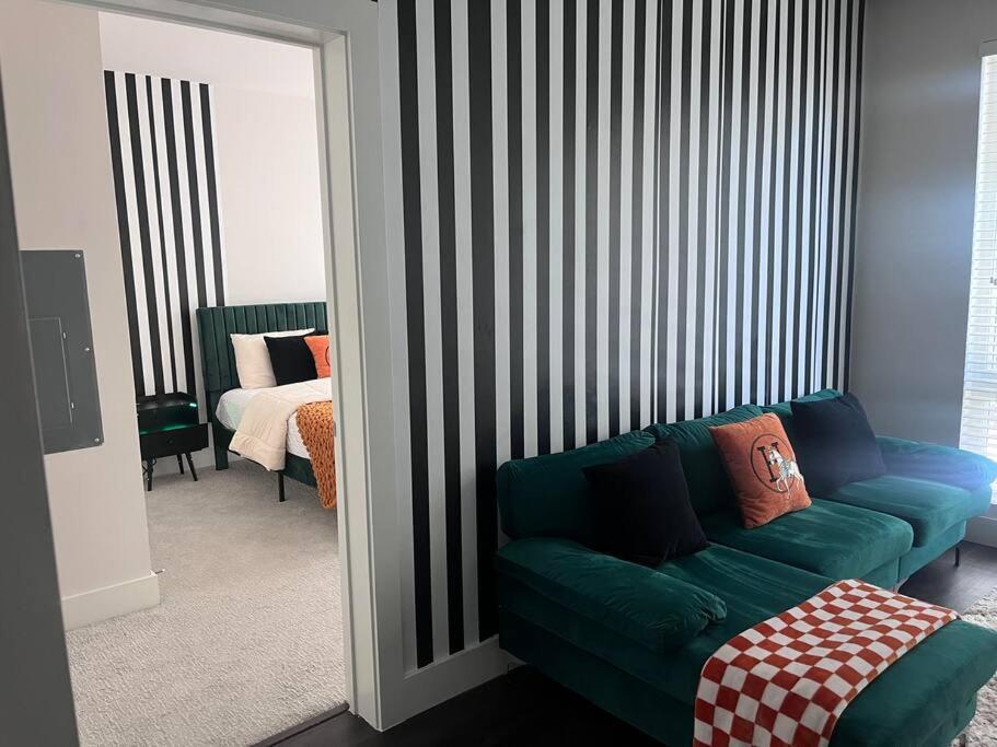 Located Modern West Midtown *
